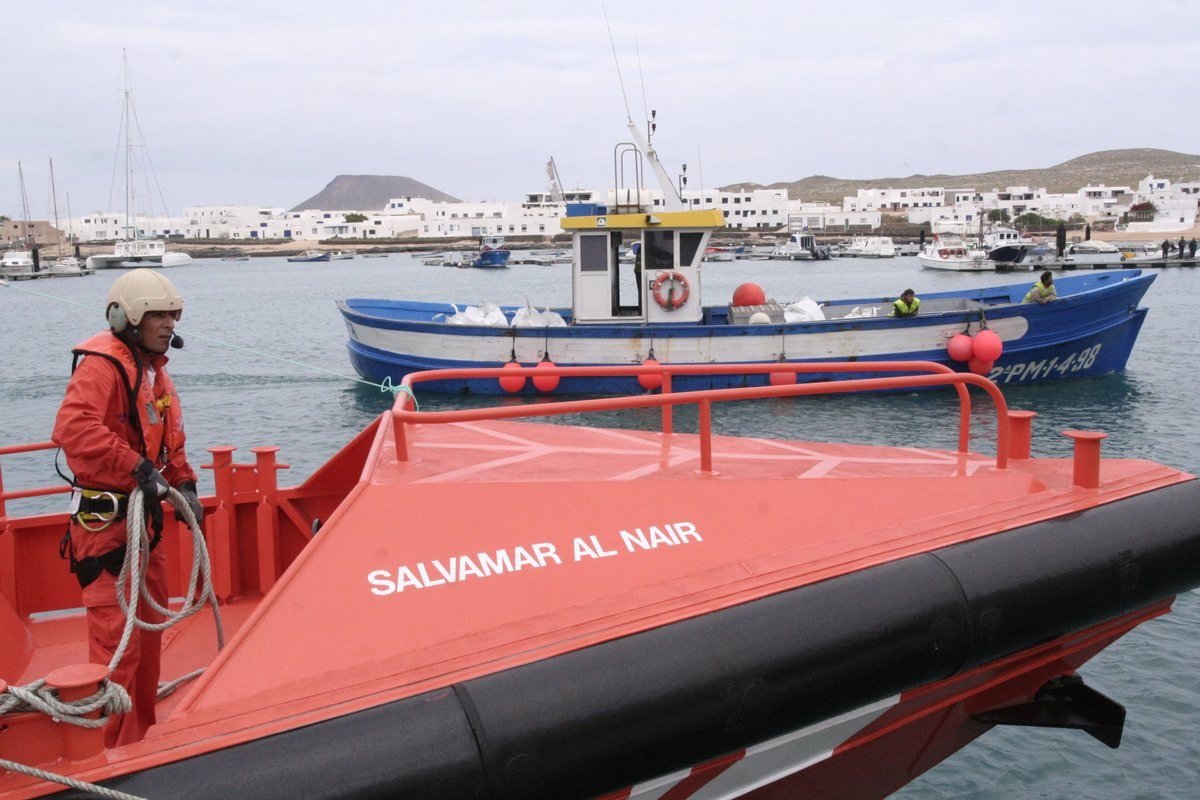 Un bateau avec 47 personnes, dont deux mineurs, est secouru dans les eaux proches de l'île de Lanzarote