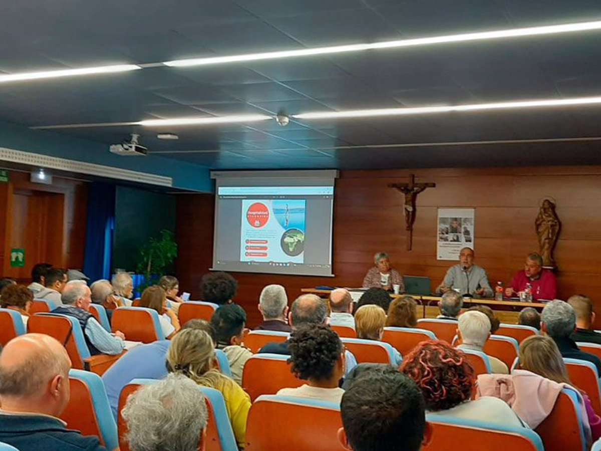 Les évêques prônent l'éducation des communautés à l'accueil et au renforcement du soutien aux migrants en Espagne