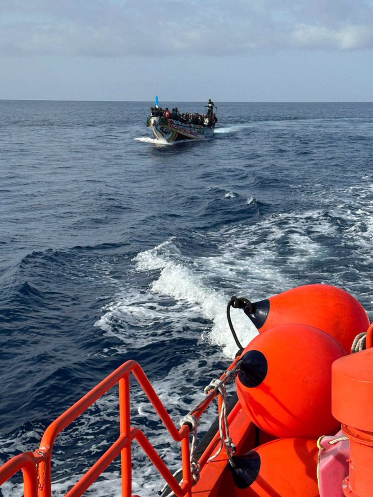 Ils sauvent 172 migrants, dont un décédé, alors qu'ils se trouvaient dans les eaux proches de Gran Canaria