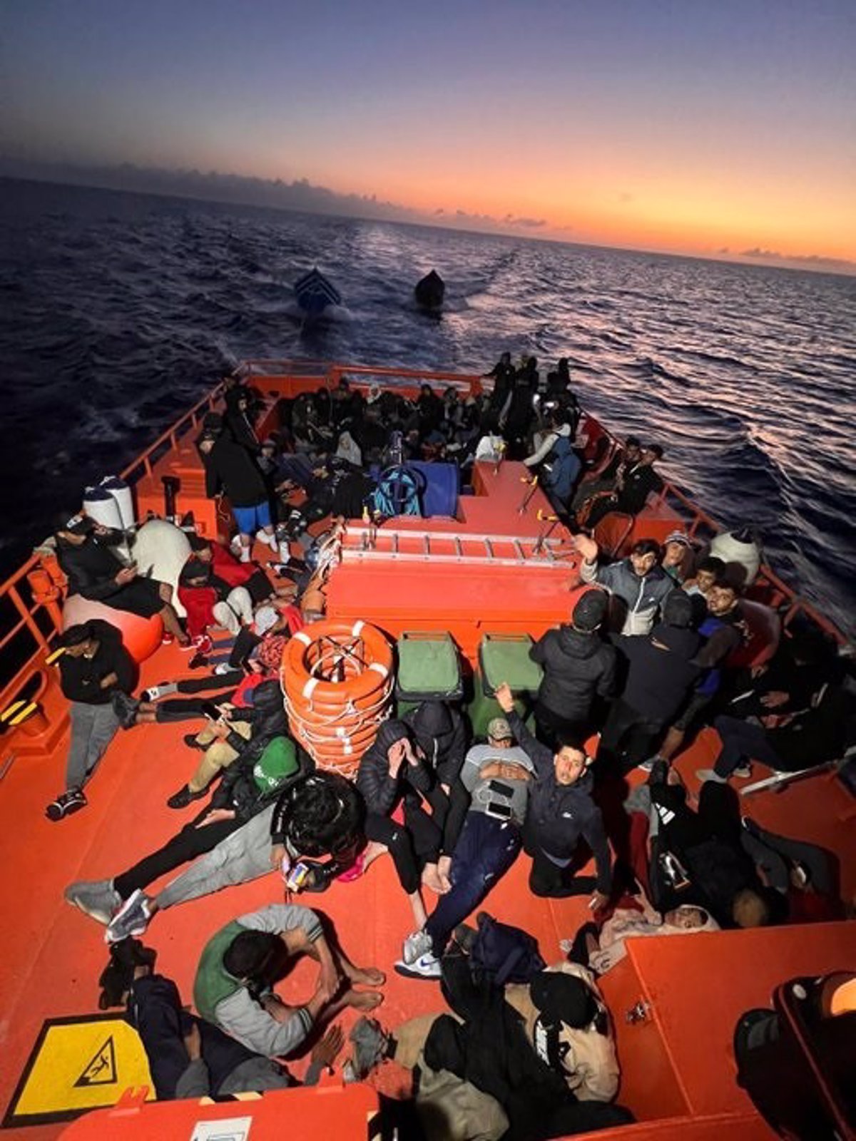 Maritime Rescue sauve dix bateaux avec plus de 530 migrants dans les eaux de Lanzarote et Fuerteventura