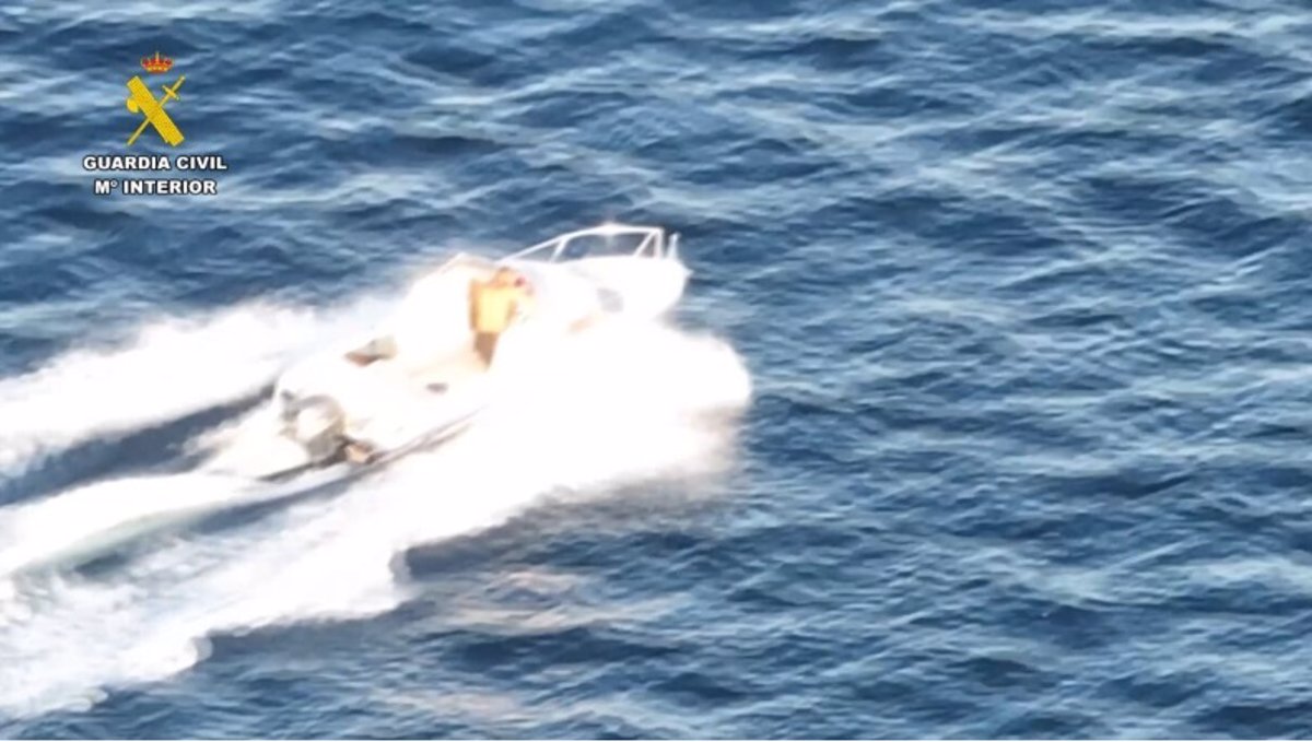 Deux migrants parviennent à entrer à Melilla en jet ski depuis le Maroc et s'enfuient à l'atterrissage