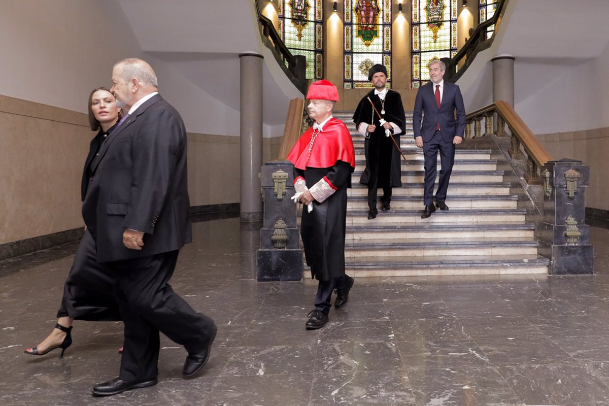 Clavijo demande "l'aide" aux universités canariennes face au "bruit" autour de l'immigration et du "quota catalan"