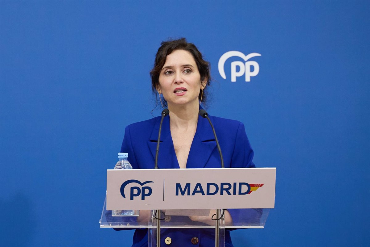 Ayuso considère Ayala comme un "exemple de persécution des mineurs migrants parce qu'ils en sont un" après son "petit acte" avec La Cantueña