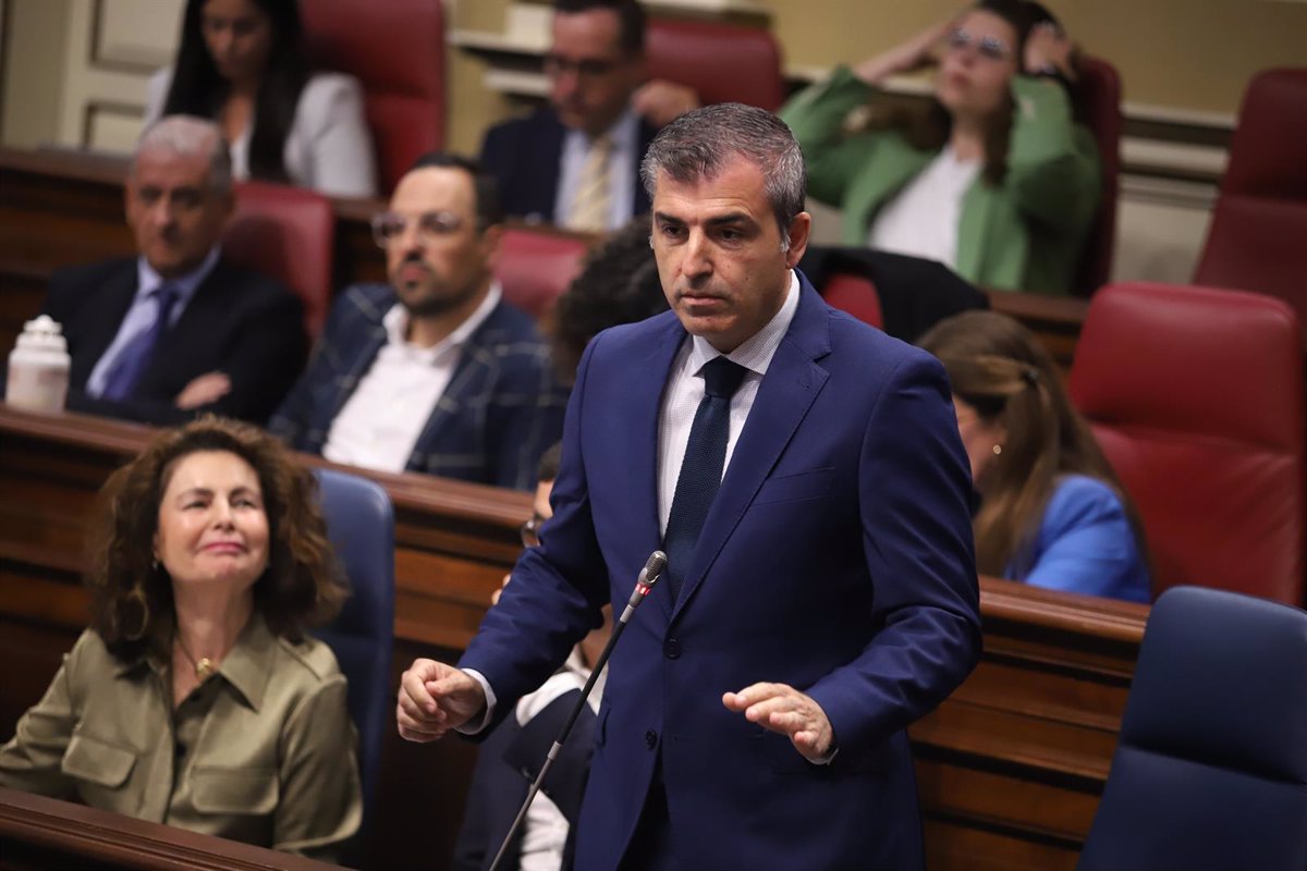 Domínguez (PP) refuse de répondre à Fierro (PSOE) face à ses critiques sur les négociations "irresponsables" sur l'immigration