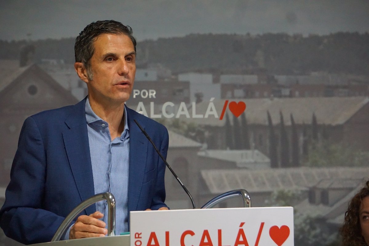 Le PSOE assure qu'il y a une « normalité » au centre d'immigration d'Alcalá et voit un « manque de solidarité » dans le PP