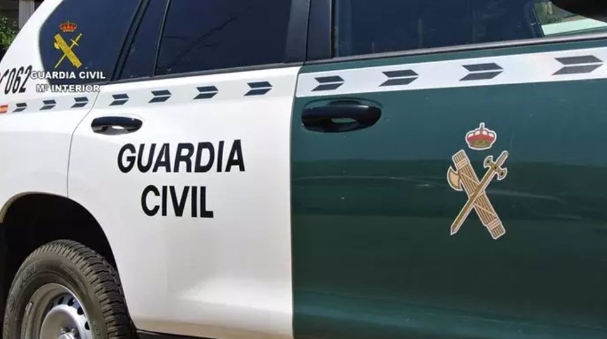 La Garde Civile récupère le corps d'un jeune homme flottant à côté de la frontière de Ceuta