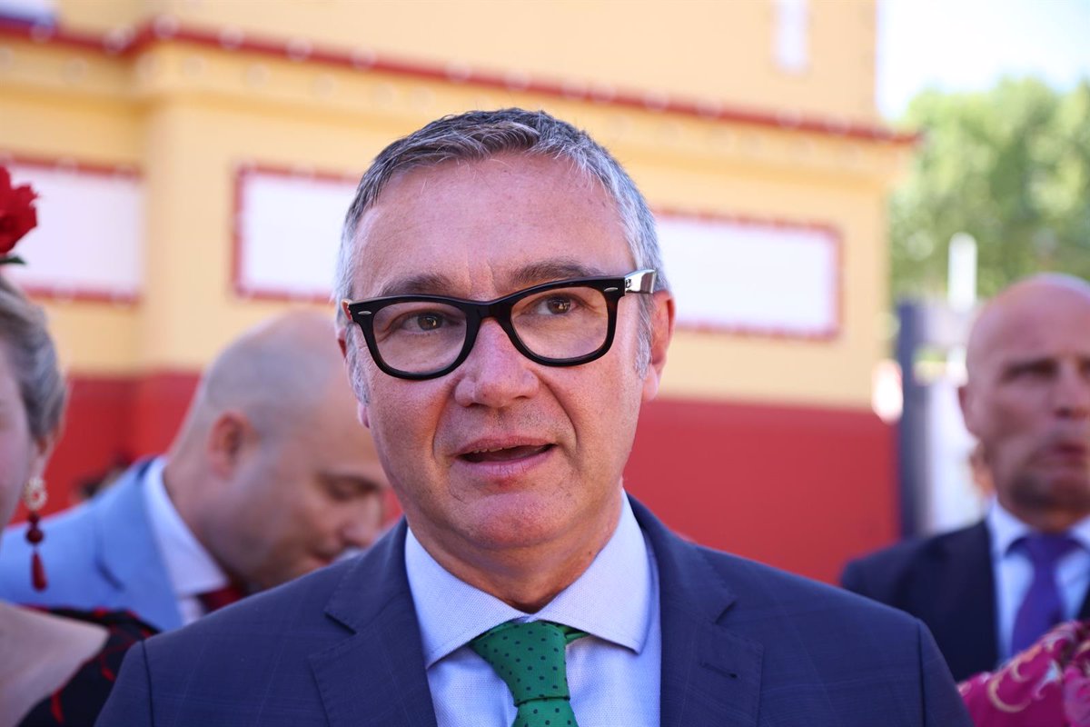 Gavira (Vox) critique l'hébergement de "cent" migrants supplémentaires à Almería et met en garde contre "l'effet d'appel"