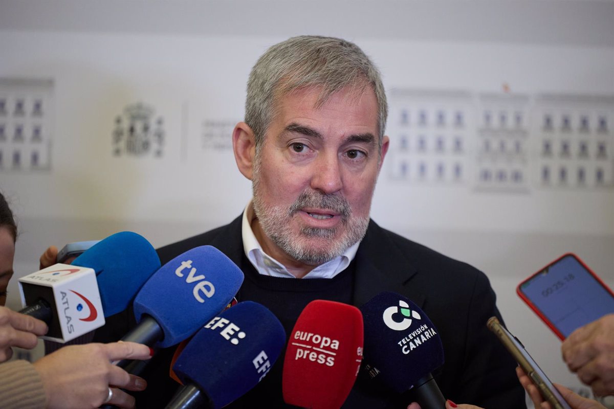 Clavijo accuse La Rioja de ne pas collaborer à la répartition des migrants, tout en remerciant Euskadi et la Catalogne pour leur soutien