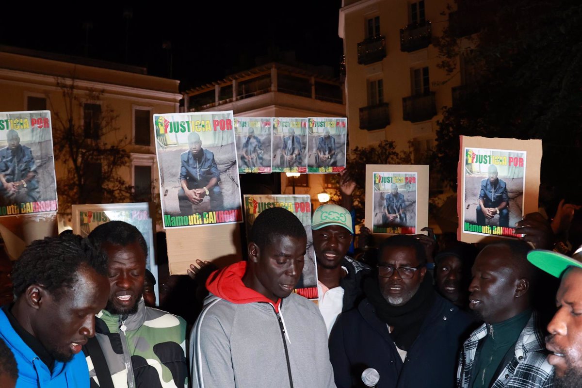 Adelante demande à l'Intérieur d'enquêter sur la mort d'un vendeur ambulant à Séville et sur l'attaque des saisonniers à Níjar