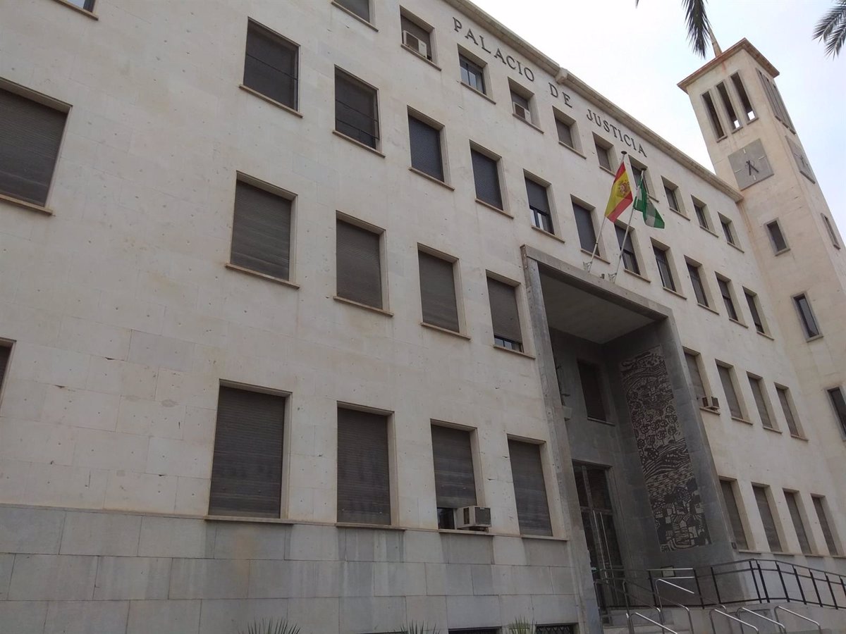 Condamné 16 membres d'un réseau basé dans l'ouest d'Almería pour la circulation avec des médicaments et des migrants