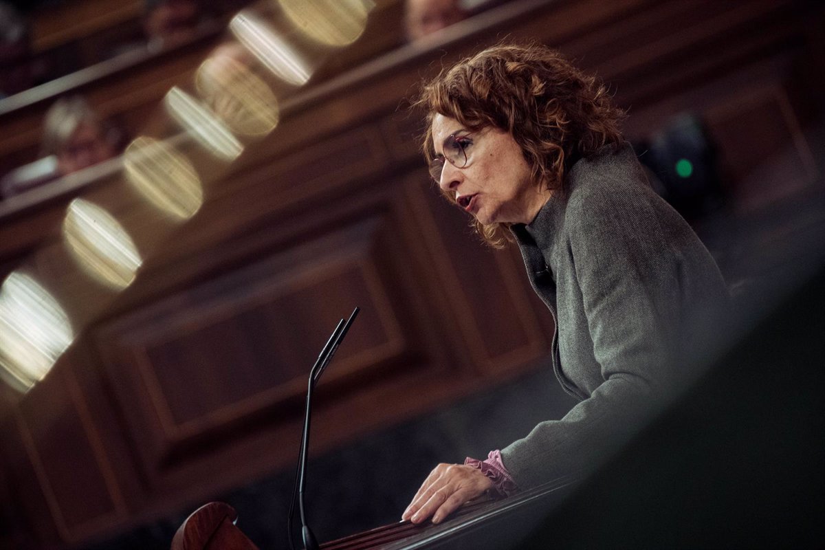 Montero fait référence à une nouvelle loi sur l'immigration avant l'hypothèse de donner des pouvoirs frontaliers aux mossos