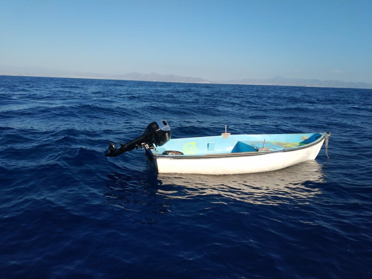 Six ans de prison pour trois pilotes Patera trouvés à Almería qui ont passé cinq jours en mer, deux dérive