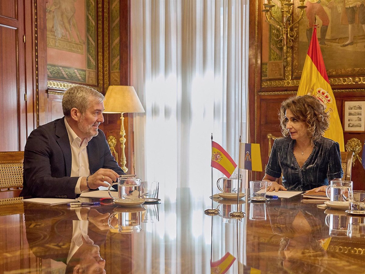 Clavijo se réunit ce lundi à Madrid avec le ministre des Finances pour le financement à la distribution des mineurs migrants