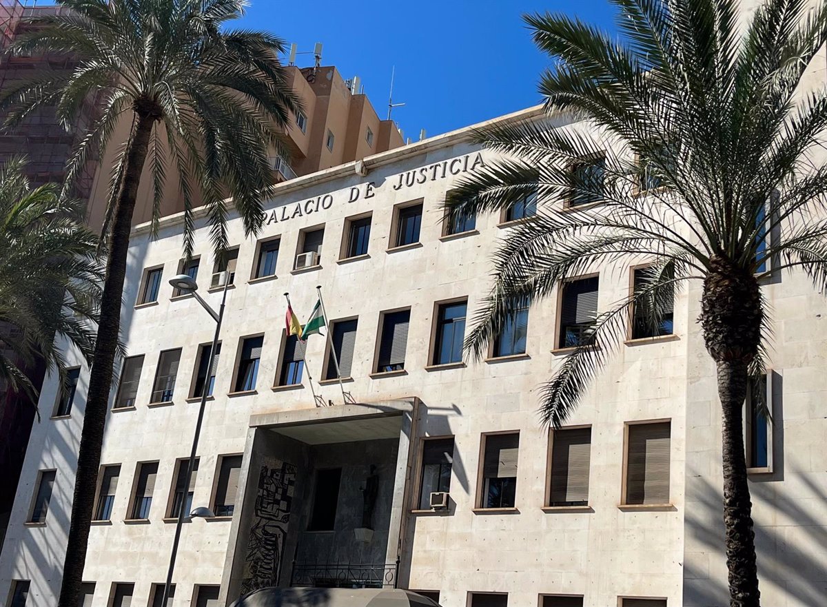 Ils jugent à Almería deux prétendus pilotes d'une patera qui dérivaient avec 15 migrants algériens et Syriens