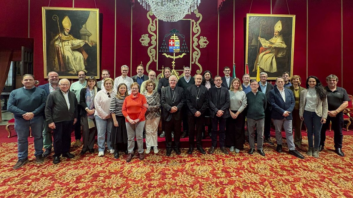 Cáritas célèbre une réunion avec les membres du Conseil général pour montrer leurs actions sociales à Séville et Huelva