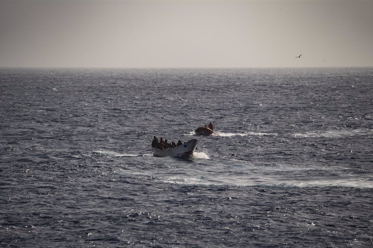 Arrêté le modèle d'une patera après avoir atterri 24 migrants dans la San Pedro Cala (Almería)