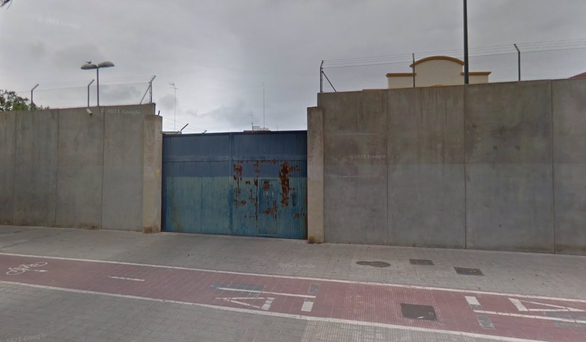 Un feu dans le CIE des Zapadores de Valencia laisse deux agents assistés par l'inhalation de la fumée