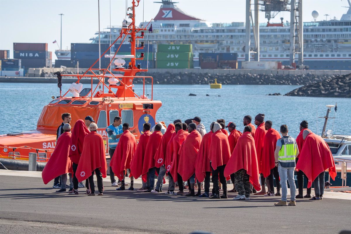 Près de 14 000 migrants sont arrivés irrégulièrement en Espagne en 2025, 29,7% de moins que l'an dernier, selon l'intérieur