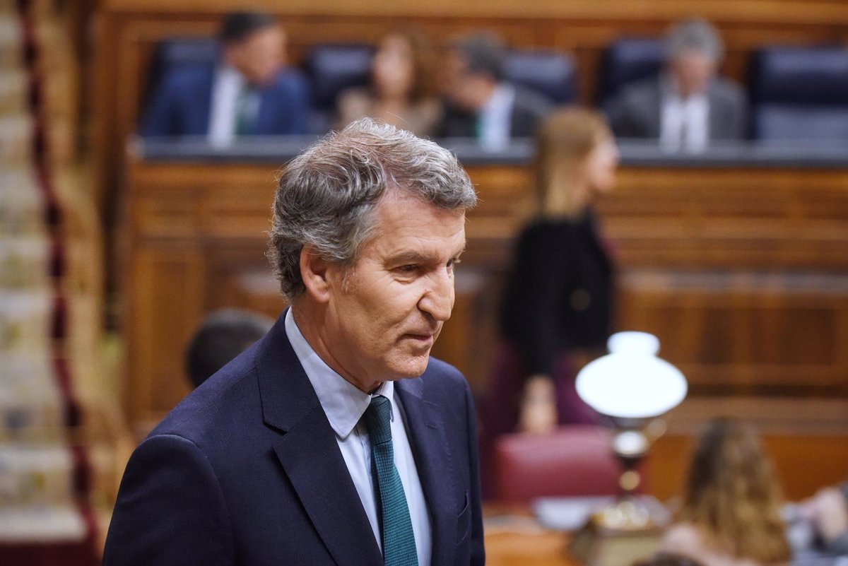 Feijóo s'engage à retourner des migrants irréguliers qui ne répondent pas aux exigences et aux valeurs nécessaires aux Espagnols