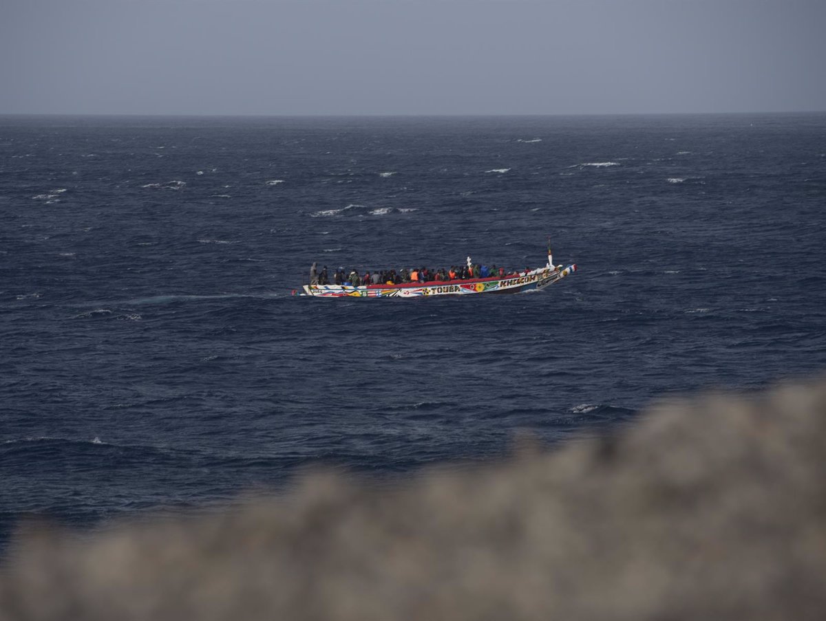 61 Les migrants par leurs propres moyens arrivent au dock de LA Restinga (El Hierro) par leurs propres moyens