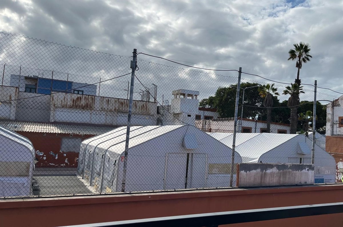 CC réitère que le quartier des «îles Canary» doit être juste un lieu de «transit» pour les mineurs migrants
