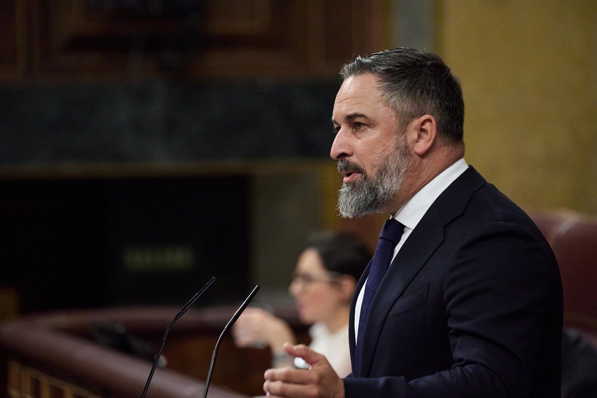 Abascal défend les mesures contre la "menace réelle de l'islam" et "l'invasion" des migrants et nécessite d'interdire le voile