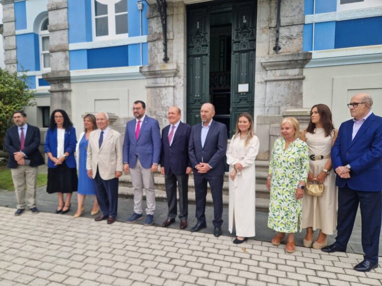 Barbón défend la réception des mineurs migrants et se souvient de l'histoire de l'immigration des Asturies