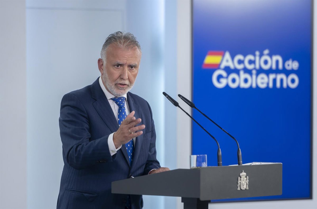 Le gouvernement fait avancer deux nouveaux transferts de mineurs migrants cette semaine et accuse le PP de "mettre des bâtons sur les roues"