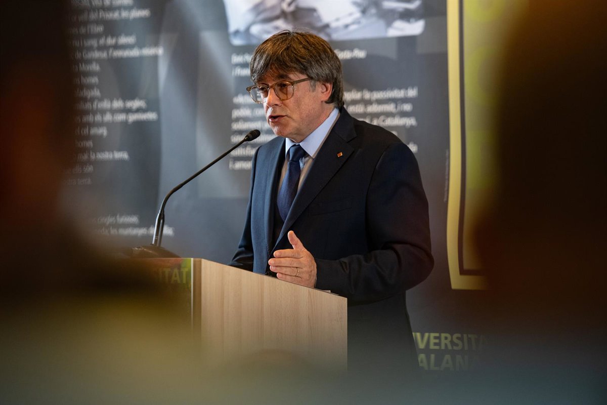 Puigdemont voit des podémos "aligné furable avec Vox" contre le transfert en immigration