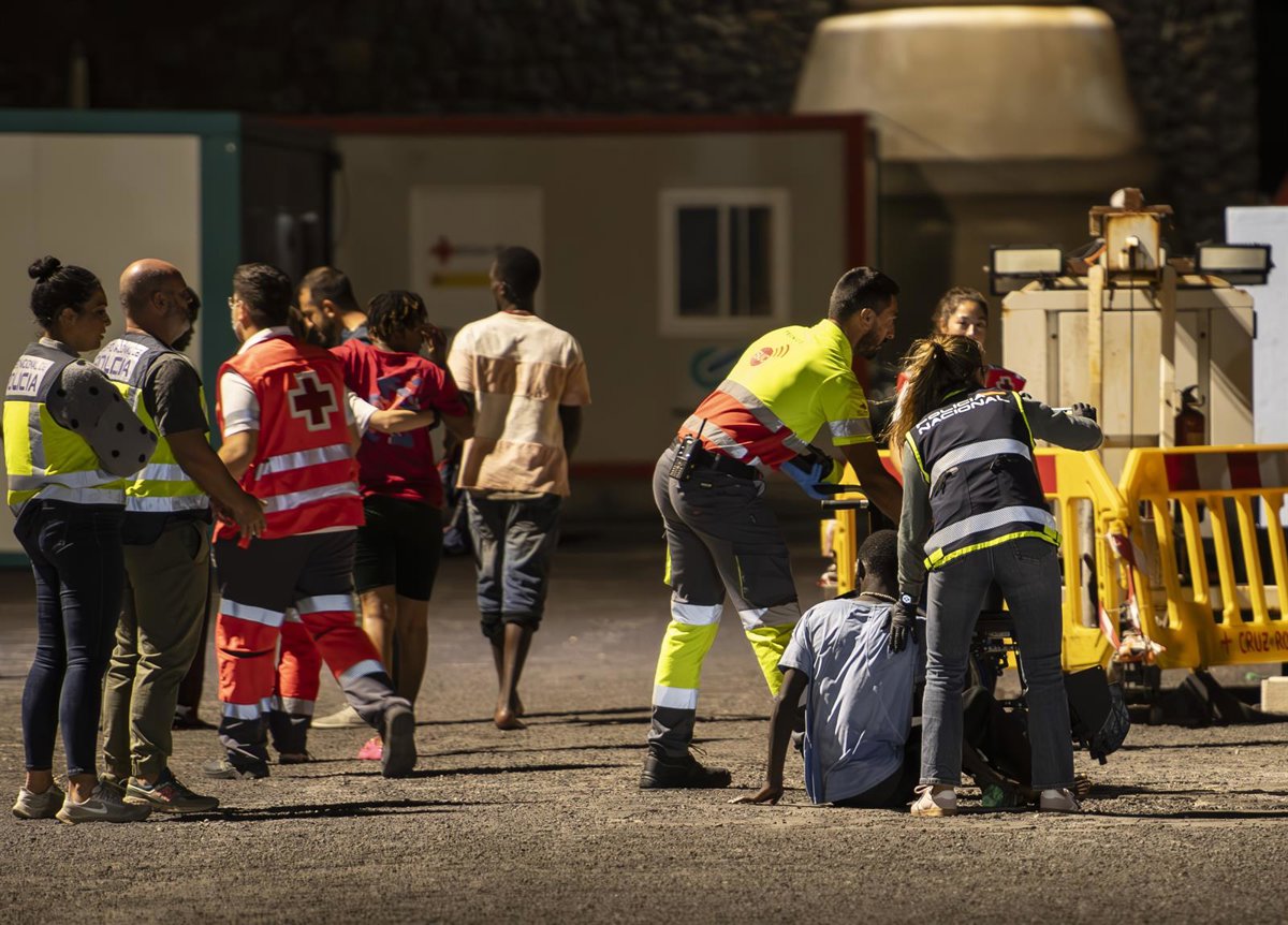 Canarias prévoit de fermer 2025 avec l'arrivée de 20 000 migrants, demande au gouvernement d'assumer sa responsabilité avec les mineurs