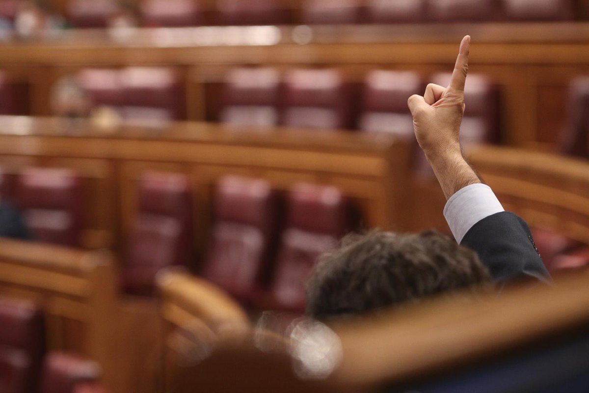La loi de PSOE et de Junts à transférer l'immigration en Catalogne, tuée au Congrès par PP, Vox, Podemos