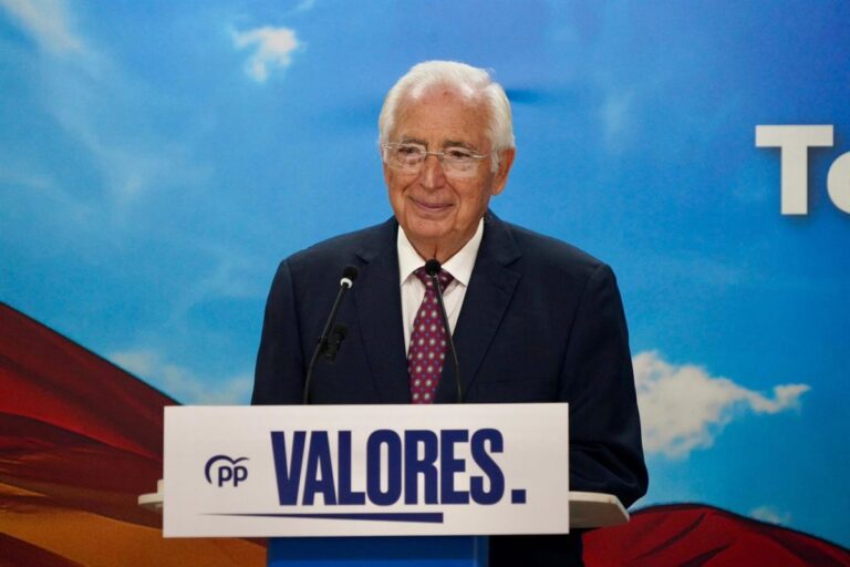 Imbroda (PP) critique que la Catalogne et le pays basque sont en dehors de la distribution de mineurs migrants