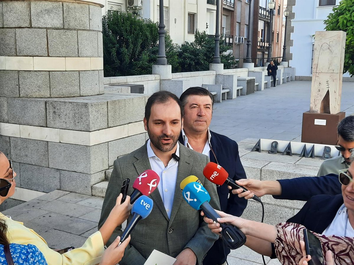 Vox a la "main à la main" pour négocier le PGEX avec les "lignes rouges" en immigration, les dépenses superflues et l'Ecotasa