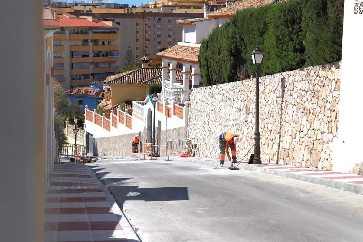 Le conseil municipal de Marbella (Málaga) avance dans les travaux de la rue Carlomagno à 80% de son exécution