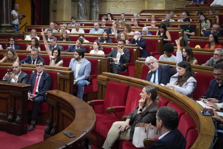 Le Parlement demande le transfert des pouvoirs d'immigration à la Catalogne « sans report »