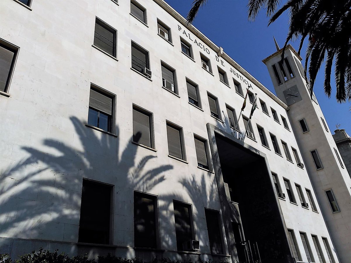 Jugés ce jeudi, deux pilotes présumés d'un bateau laissé sans but à Almería après avoir fui Frontex