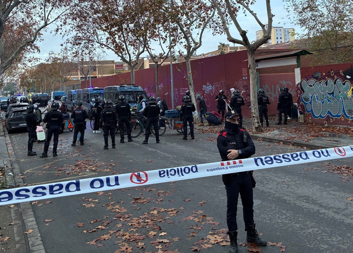 L'ERC condamne l'expulsion de l'institut « squatté » de Badalona et encourage le gouvernement à régulariser les migrants concernés