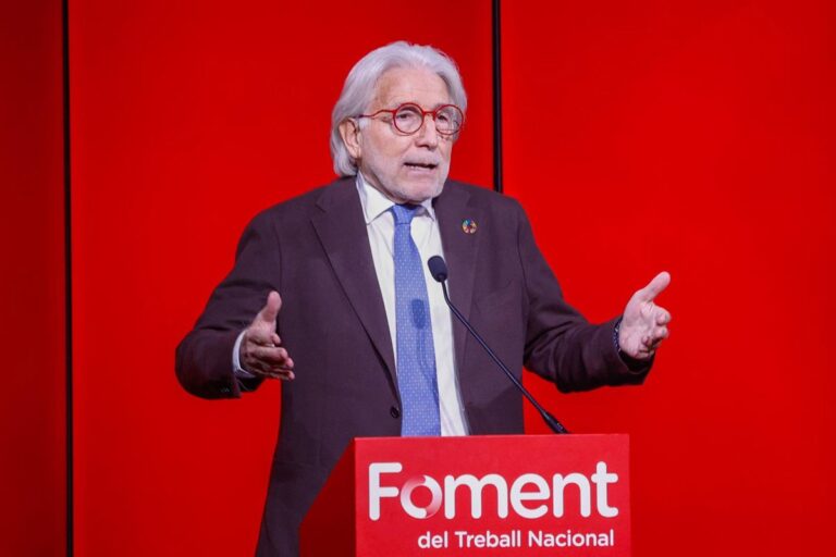 Sánchez Llibre (Foment) célèbre la régularisation des immigrés annoncée par le gouvernement