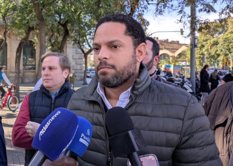 Vox affirme qu'une régularisation des migrants signifiera l'arrivée de « millions de personnes »