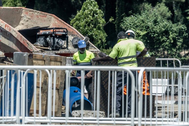 Les migrants en régularisation extraordinaire ne pourront pas demander l'IMV avant d'avoir accompli un an de résidence légale