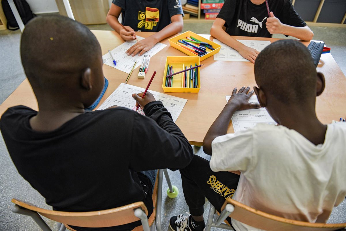 Les enfants d'immigrés et ceux issus de milieux socio-économiques favorisés sont plus susceptibles d'être victimes d'intimidation, selon l'OCDE.