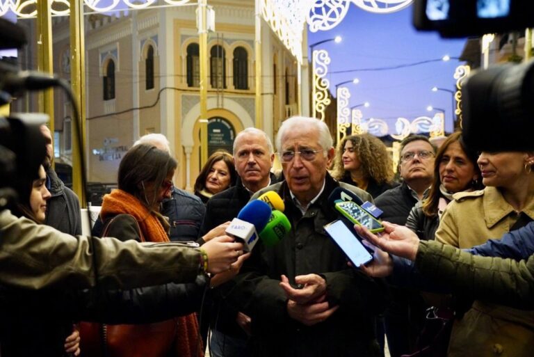 Imbroda ouvre la porte à un réexamen du vote du PP sur l'interdiction de la burqa si Vox « ne criminalise pas les immigrés »