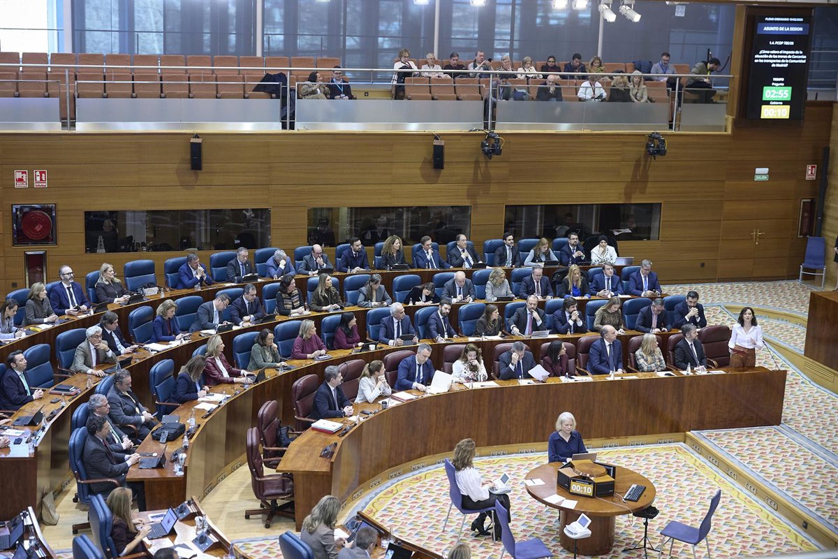 PP et Vox s'accordent sur le rejet de la régularisation des immigrés et critiquent le fait que le gouvernement récompense ceux qui « enfreignent la loi »