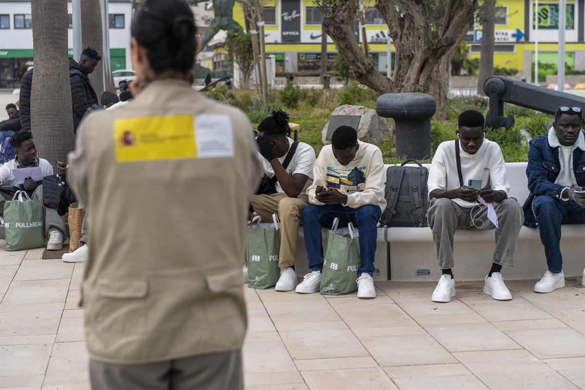 Plus d'une centaine de migrants du CETI de Ceuta partent vers d'autres communautés autonomes