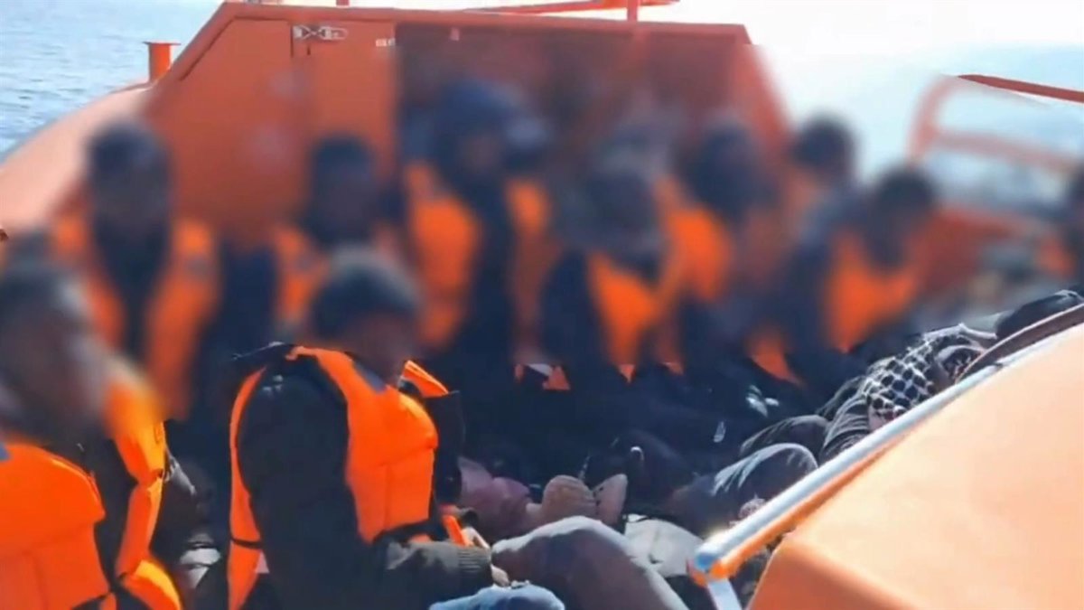 15 personnes secourues à bord d'un bateau sur la côte de Benidorm (Alicante)