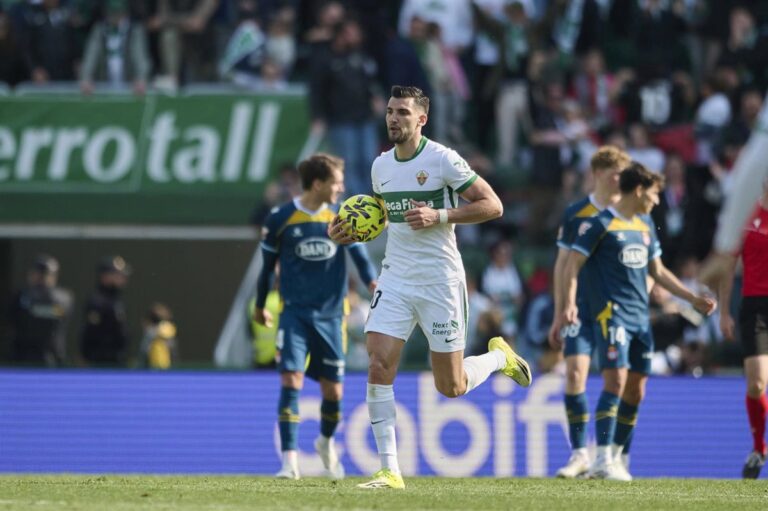 Hilali dénonce une insulte raciste de Rafa Mir : « Tu es venu en bateau »