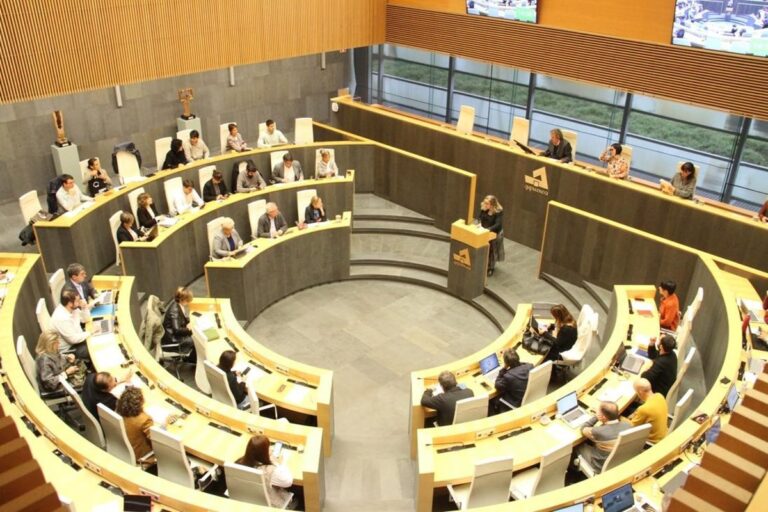 Les conseils de Gipuzkoa demandent aux institutions de favoriser le processus extraordinaire de régularisation des migrants