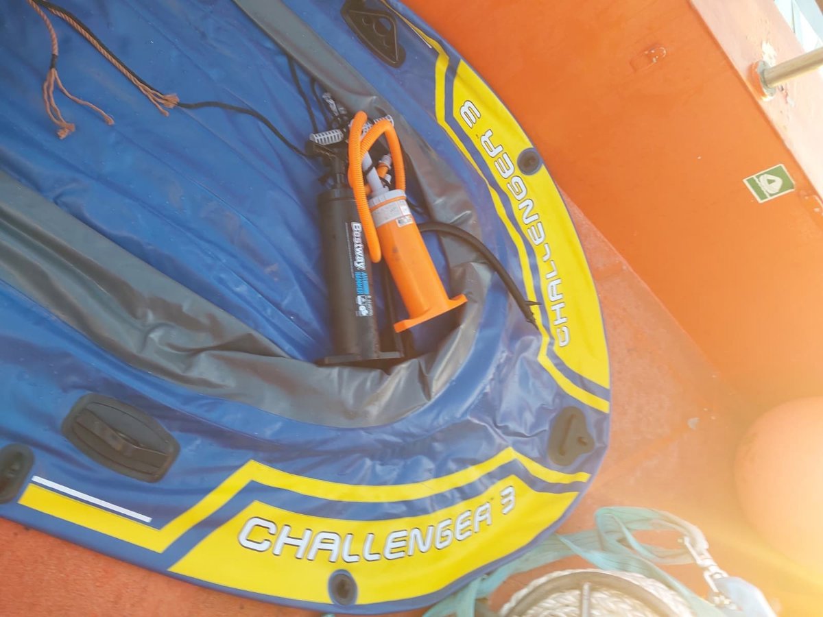 Onze Nord-Africains secourus qui tentaient d'atteindre la côte de Cadix à bord de deux canots pneumatiques