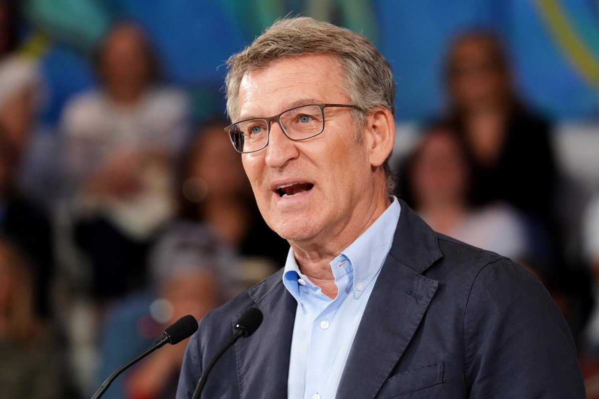 Feijóo considère la régularisation des migrants comme « imprudente » et met en garde contre un « effet d'appel » face à la crise internationale