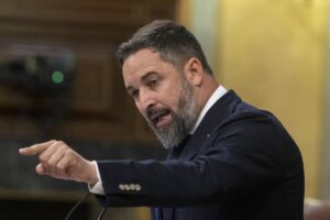 Abascal demandera à Sánchez de rendre compte au Congrès d'avoir fait payer aux Espagnols les soins de santé de « la moitié du monde »